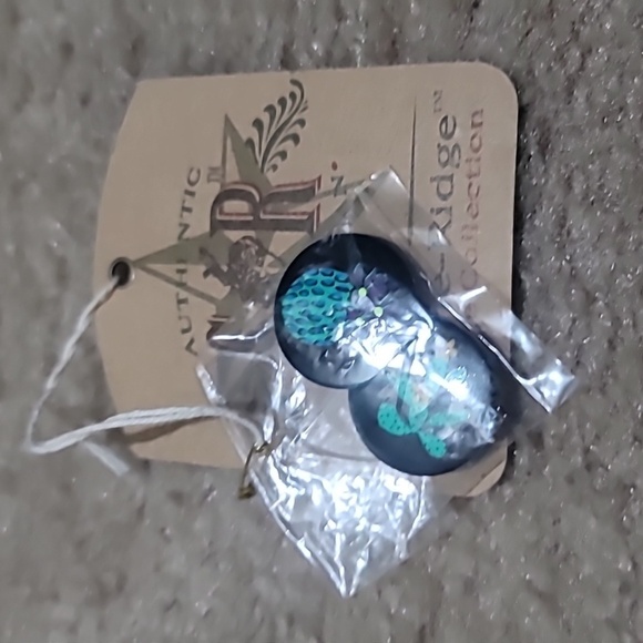 Saddle-Ridge Cactus Buttons - Picture 5 of 5